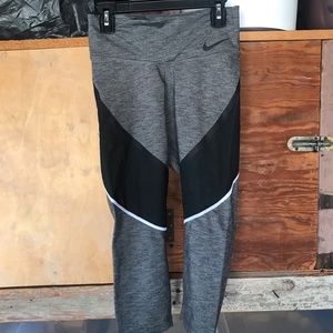 Nike cropped leggings